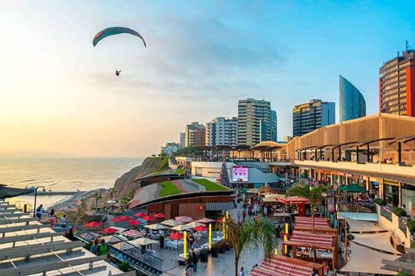 que hacer en larcomar miraflores